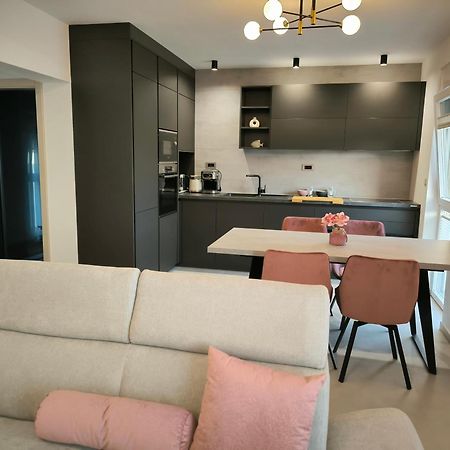 Luxury Apartments Marina View 沃迪切 外观 照片