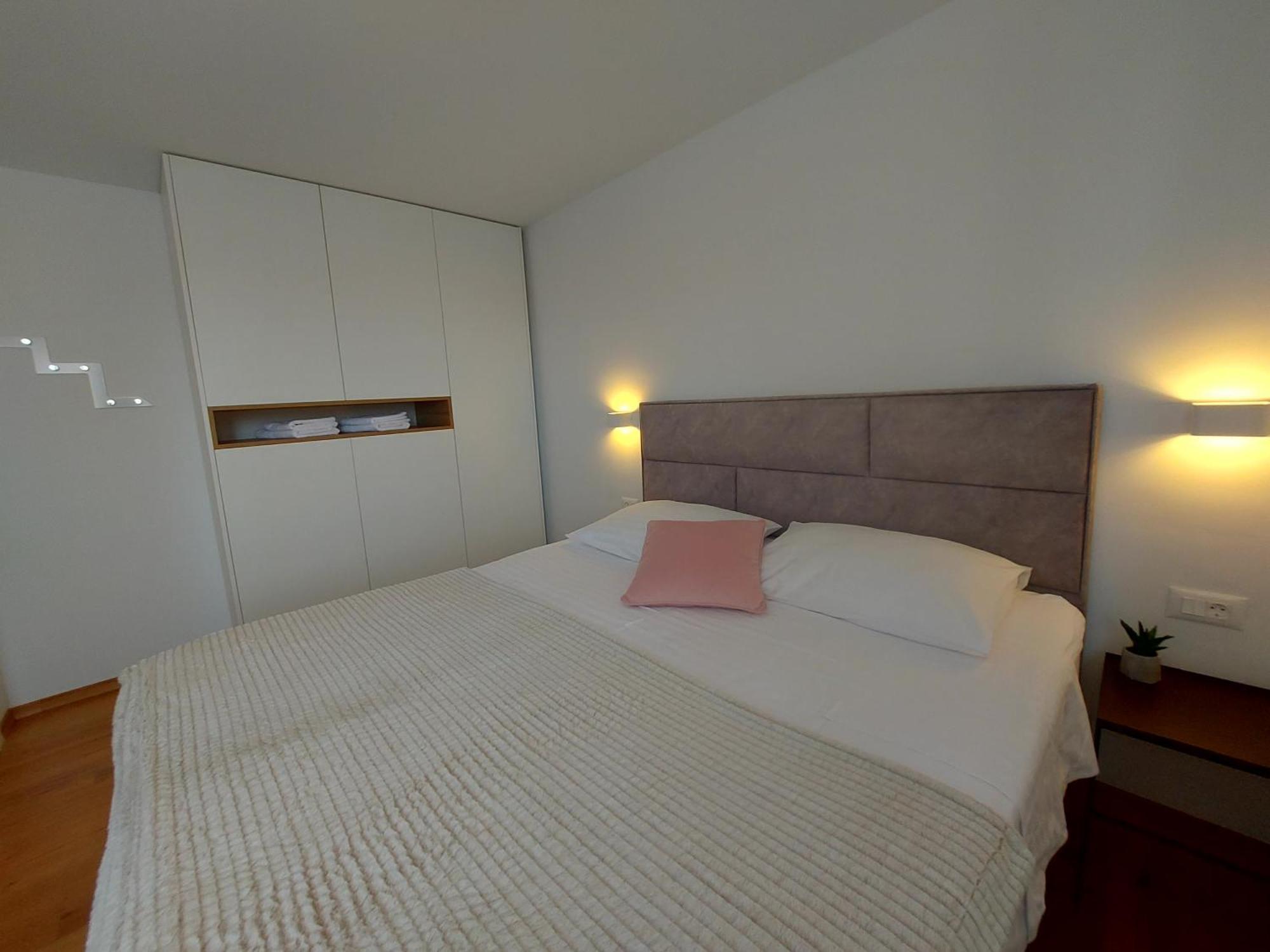 Luxury Apartments Marina View 沃迪切 外观 照片